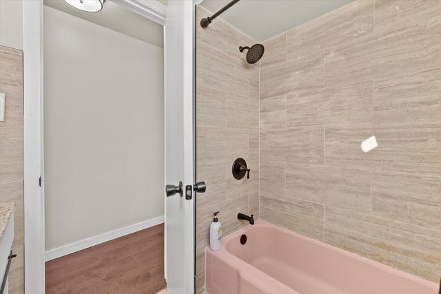 2031 W James Street, Chicago, IL 60609