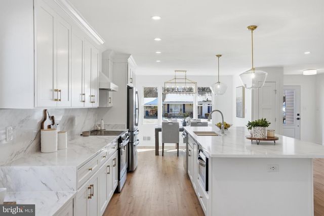 9077 BROOK FORD RD, Burke, VA 22015