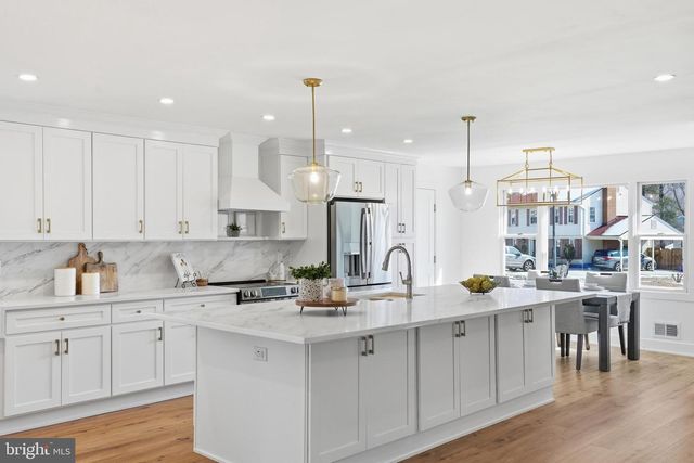 9077 BROOK FORD RD, Burke, VA 22015