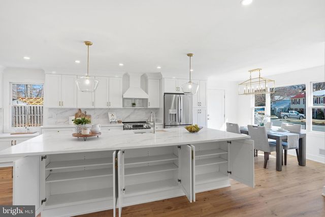 9077 BROOK FORD RD, Burke, VA 22015