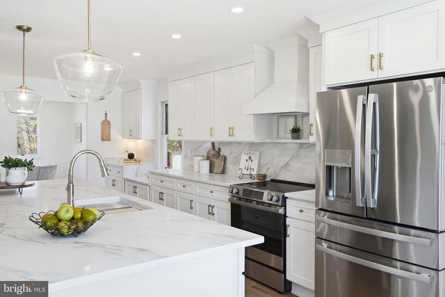 9077 BROOK FORD RD, Burke, VA 22015