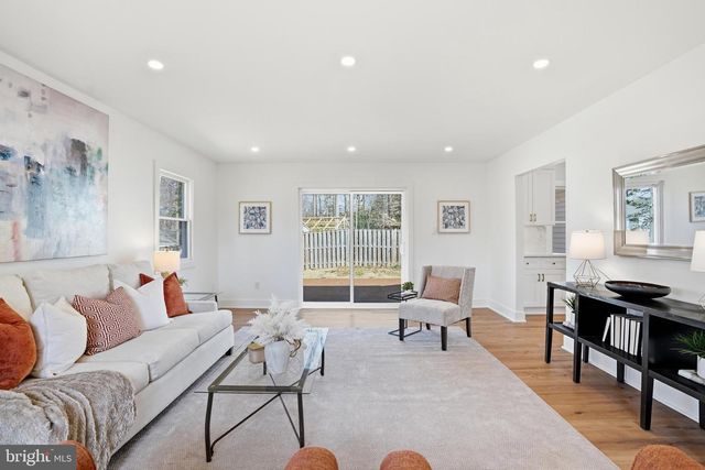 9077 BROOK FORD RD, Burke, VA 22015