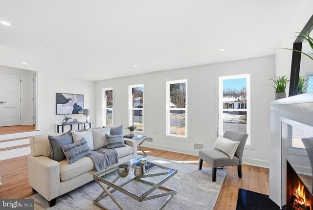 9077 BROOK FORD RD, Burke, VA 22015