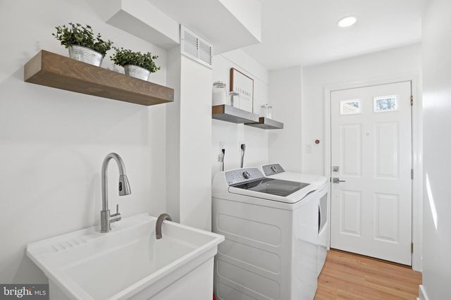 9077 BROOK FORD RD, Burke, VA 22015