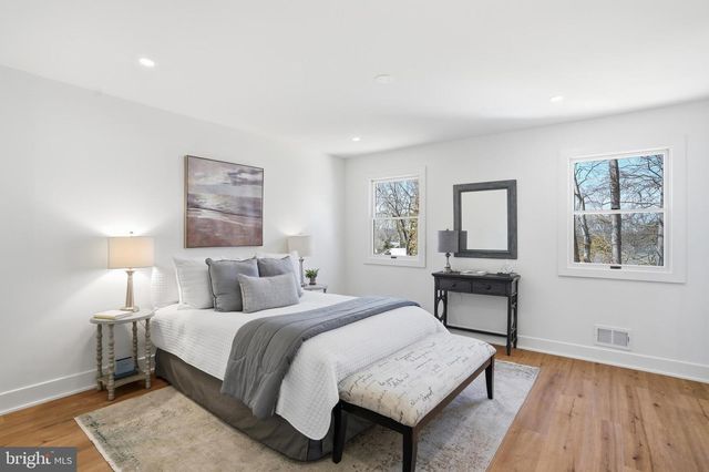 9077 BROOK FORD RD, Burke, VA 22015