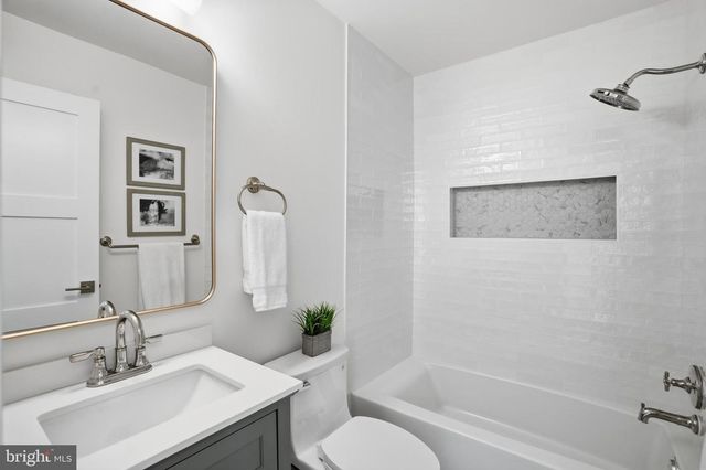 9077 BROOK FORD RD, Burke, VA 22015