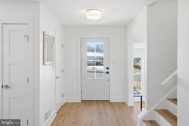 9077 BROOK FORD RD, Burke, VA 22015