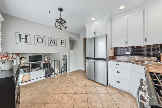 3313 Pitcher Drive, Darien, IL 60561