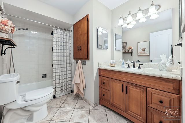 3313 Pitcher Drive, Darien, IL 60561