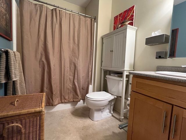 35 Riverwalk Way R114, Lowell, MA 01854