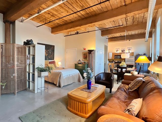 35 Riverwalk Way R114, Lowell, MA 01854