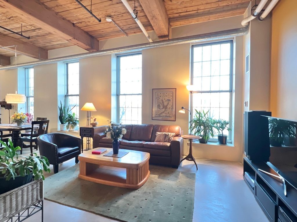 35 Riverwalk Way R114, Lowell, MA 01854