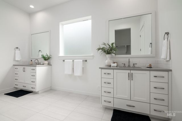 320 Orrison St, Caldwell, ID 83607