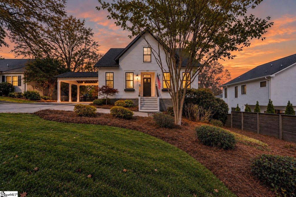 Image 1 of property listing at 425 E Faris Road, Greenville, SC 29605
