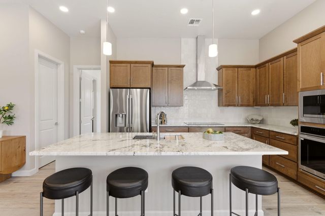 2312 Los Amigos Lane NW, Albuquerque, NM 87104