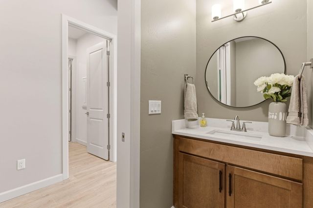 2312 Los Amigos Lane NW, Albuquerque, NM 87104