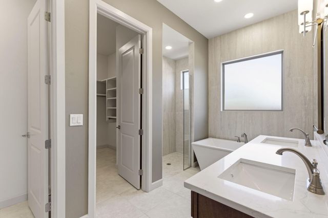 2312 Los Amigos Lane NW, Albuquerque, NM 87104