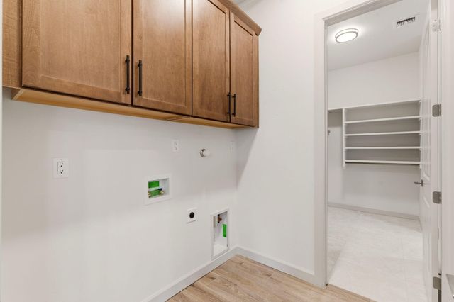 2312 Los Amigos Lane NW, Albuquerque, NM 87104