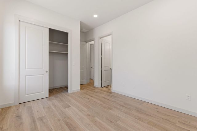 2312 Los Amigos Lane NW, Albuquerque, NM 87104