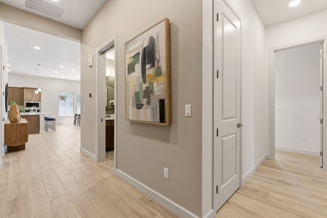 2312 Los Amigos Lane NW, Albuquerque, NM 87104