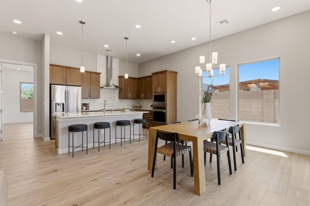 2312 Los Amigos Lane NW, Albuquerque, NM 87104