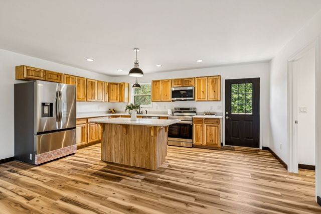 233 Ralph Spivey Ln, Gainesboro, TN 38562