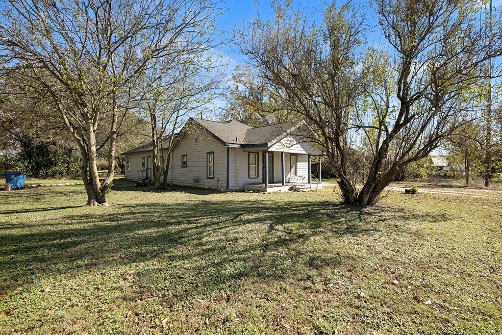 501 S College Street, Itasca, TX 76055