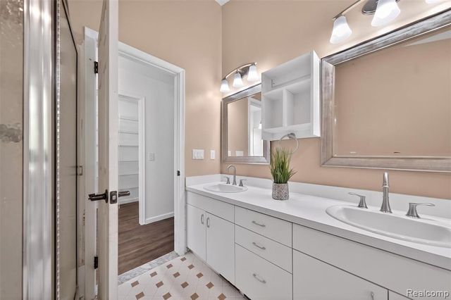 8694 Brazos Court, White Lake, MI 48386