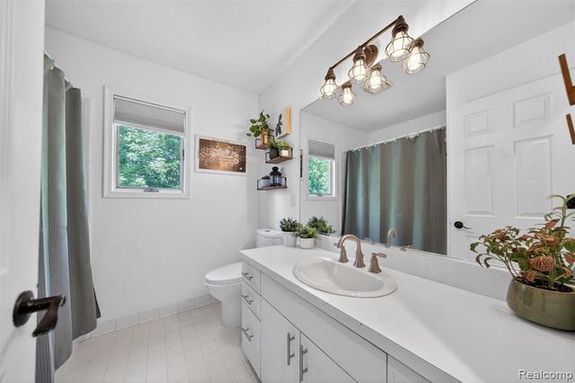 8694 Brazos Court, White Lake, MI 48386