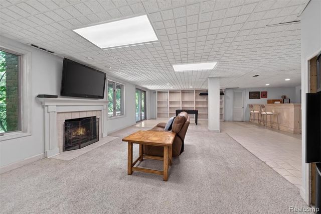 8694 Brazos Court, White Lake, MI 48386