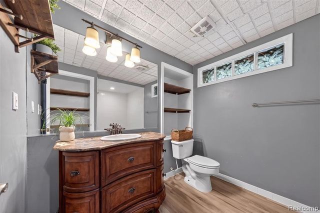 8694 Brazos Court, White Lake, MI 48386