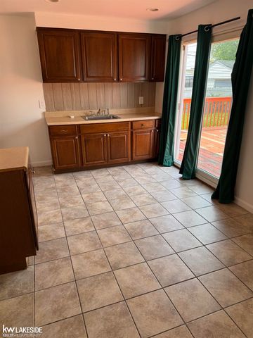 25127 Buick Street, Roseville, MI 48066
