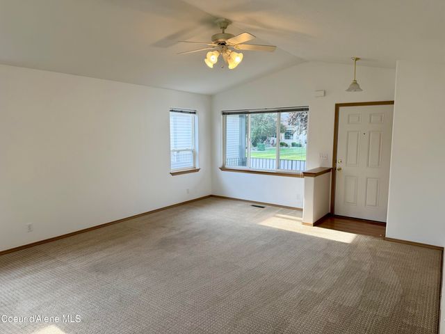 1107 W Woodlawn DR, Hayden, ID 83835