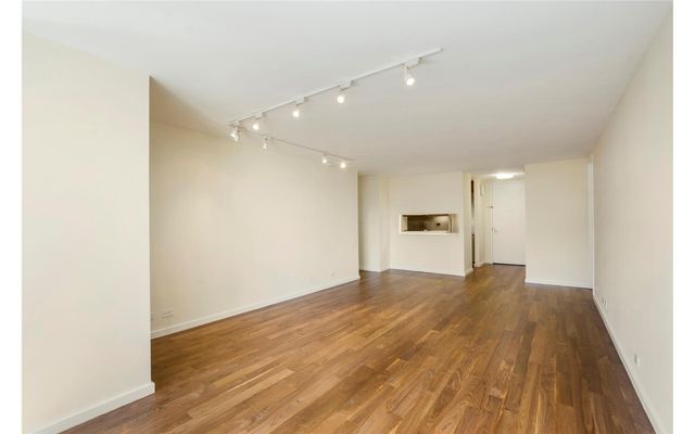 515 E 72nd St Apt 17F, New York City, NY 10021
