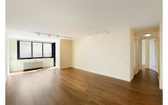 515 E 72nd St Apt 17F, New York City, NY 10021
