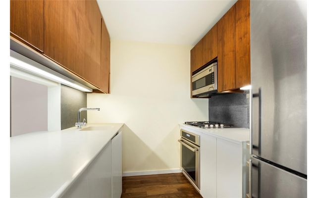 515 E 72nd St Apt 17F, New York City, NY 10021