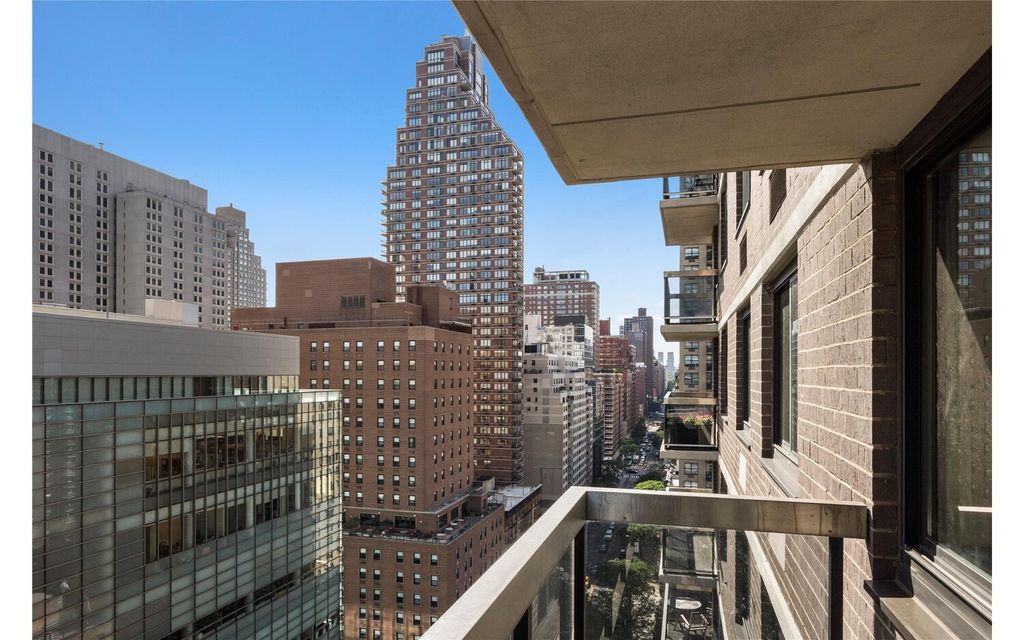515 E 72nd St Apt 17F, New York City, NY 10021