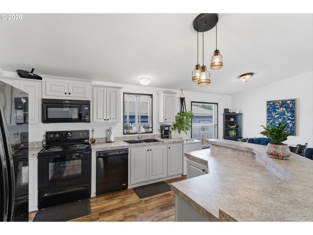 16038 S FOREST HAVEN Rd, Molalla, OR 97038