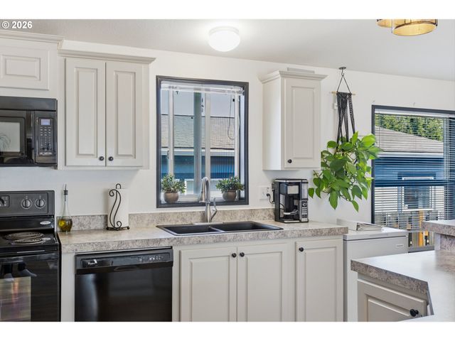 16038 S FOREST HAVEN Rd, Molalla, OR 97038