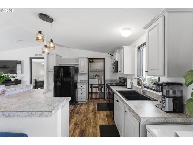 16038 S FOREST HAVEN Rd, Molalla, OR 97038
