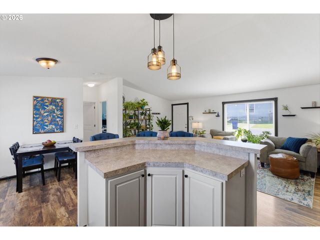 16038 S FOREST HAVEN Rd, Molalla, OR 97038