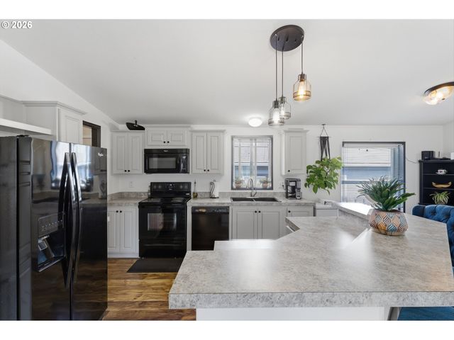 16038 S FOREST HAVEN Rd, Molalla, OR 97038