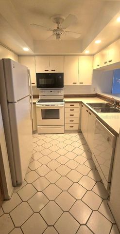 1001 TARTAN DRIVE 302, Palm Harbor, FL 34684