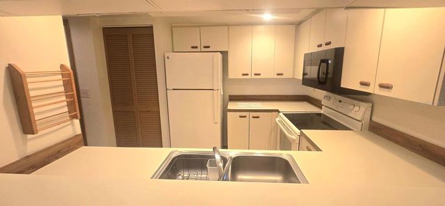 1001 TARTAN DRIVE 302, Palm Harbor, FL 34684