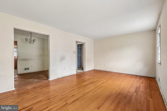 14447 VILLAGE DR, Woodbridge, VA 22191