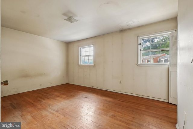 14447 VILLAGE DR, Woodbridge, VA 22191