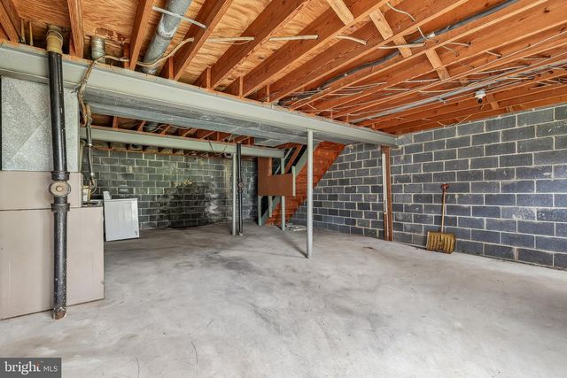 14447 VILLAGE DR, Woodbridge, VA 22191