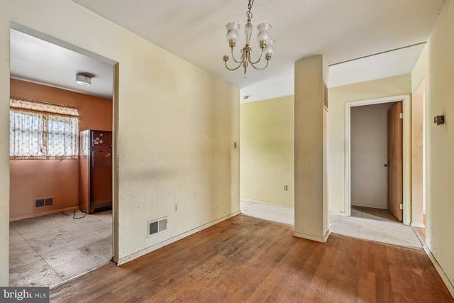 14447 VILLAGE DR, Woodbridge, VA 22191