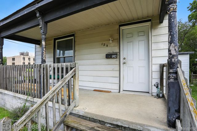 124 Henry Clay Avenue, Pontiac, MI 48341
