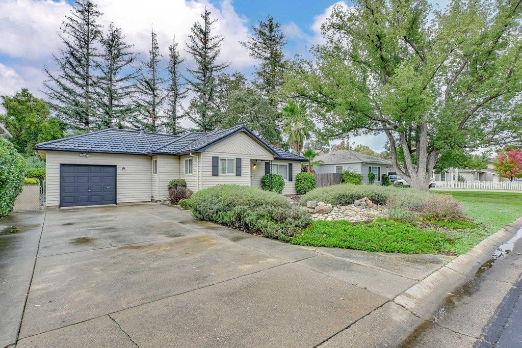 9550 Colton Ave, Elk Grove, CA 95624